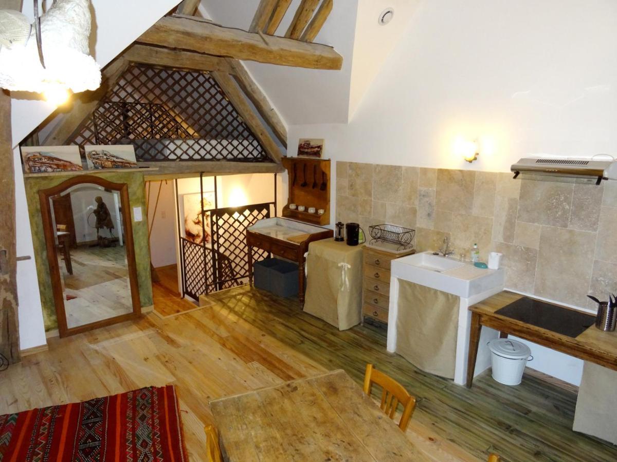L'Escalier Des Reves Bed & Breakfast Saint-Sauveur-en-Puisaye Ngoại thất bức ảnh