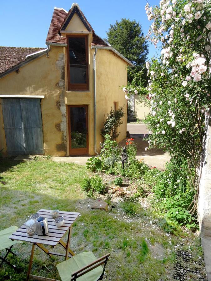 L'Escalier Des Reves Bed & Breakfast Saint-Sauveur-en-Puisaye Ngoại thất bức ảnh